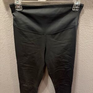 Yummie Faux Leather Leggings Black Pull-On Smoothing EUC size medium